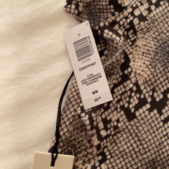 Babaton (by Aritizia) Everyday Tshirt - Picture 4 of 5